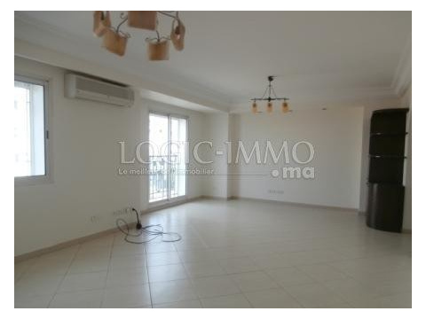 Etagenwohnung mieten in Casablanca, 3 Zimmer