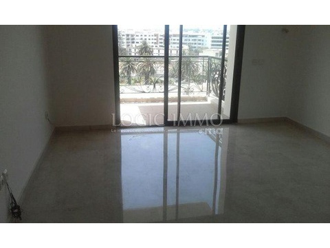 Etagenwohnung mieten in Casablanca, 3 Zimmer