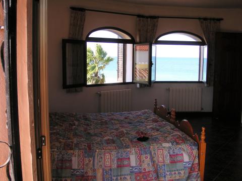 Schlafzimmer mit MeerBlick und Terrasse