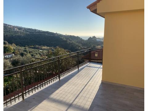 Terrassenwohnung kaufen in Pompeiana, 50 m² Wohnfläche, 3 Zimmer