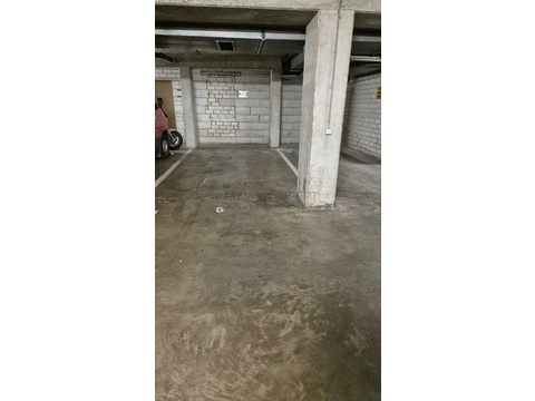 Tiefgaragenstellplatz Sedanviertel