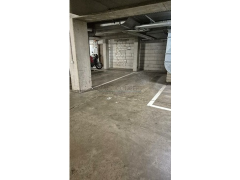 Tiefgaragenstellplatz Sedanviertel