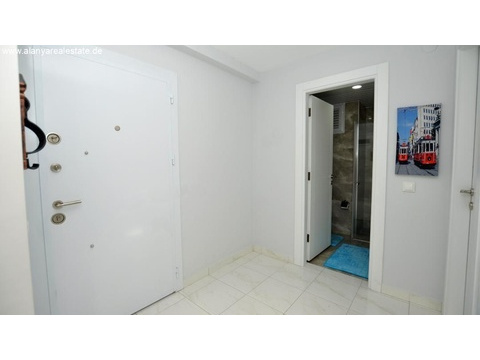 Neu möblierte zwei Zimmer Wohnung in super Luxus Anlage ()