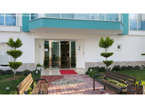 Neu möblierte 2 Zimmer Wohnung in super Luxus Anlage