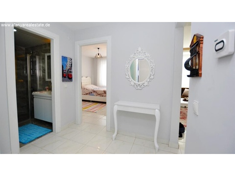 Neu möblierte zwei Zimmer Wohnung in super Luxus Anlage ()