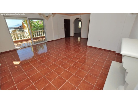 TOP ANGEBOT Geräumige Villa mit tollem Meerblick und gemeinschaftlichem Pool ()