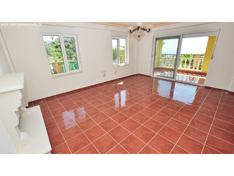 TOP ANGEBOT Geräumige Villa mit tollem Meerblick und gemeinschaftlichem Pool ()