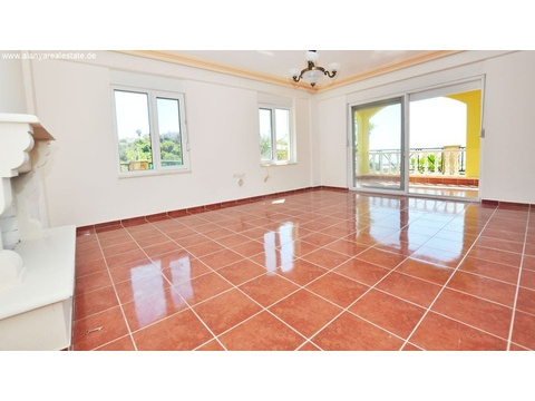 TOP ANGEBOT Geräumige Villa mit tollem Meerblick und gemeinschaftlichem Pool ()