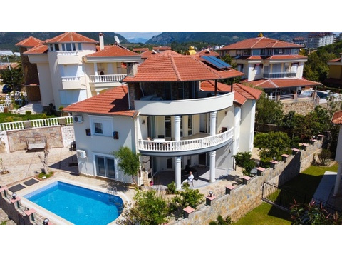 Villa kaufen in Alanya, 200 m² Wohnfläche, 3 Zimmer
