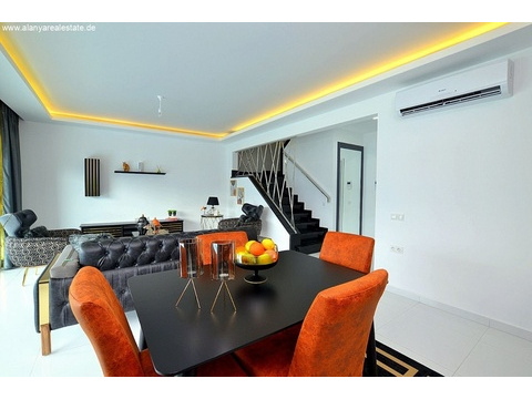 Drei Zimmer Duplex Penthaus Wohnung in super Luxus Residence