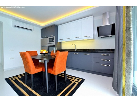 Drei Zimmer Duplex Penthaus Wohnung in super Luxus Residence