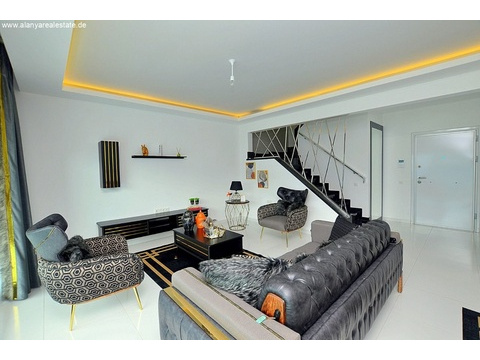 Drei Zimmer Duplex Penthaus Wohnung in super Luxus Residence