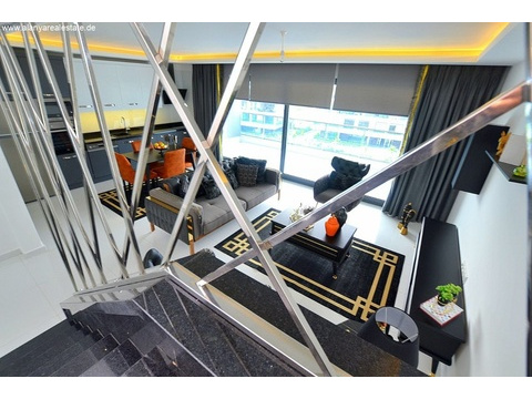 Drei Zimmer Duplex Penthaus Wohnung in super Luxus Residence