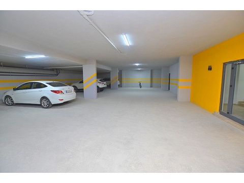Drei Zimmer Duplex Penthaus Wohnung in super Luxus Residence
