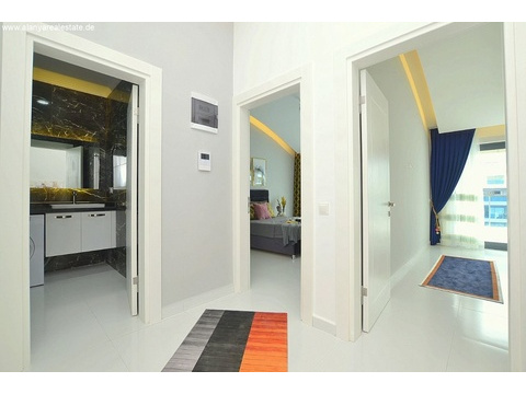 Drei Zimmer Duplex Penthaus Wohnung in super Luxus Residence