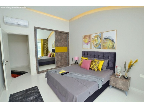 Drei Zimmer Duplex Penthaus Wohnung in super Luxus Residence
