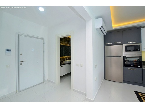 Drei Zimmer Duplex Penthaus Wohnung in super Luxus Residence