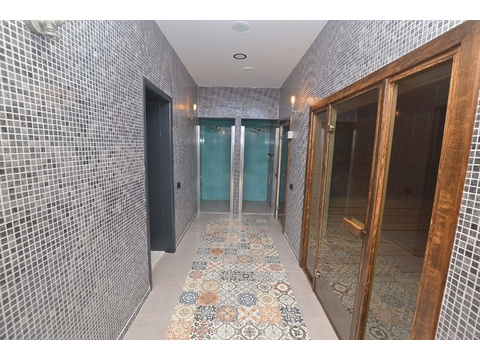 Drei Zimmer Duplex Penthaus Wohnung in super Luxus Residence