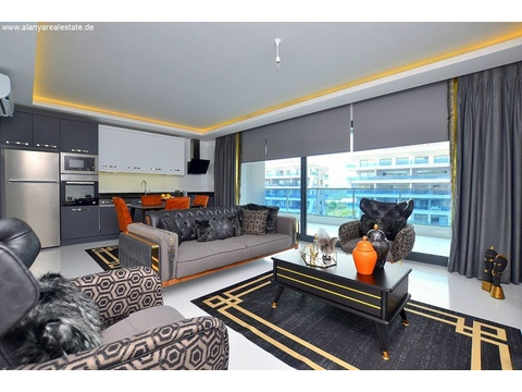 Drei Zimmer Duplex Penthaus Wohnung in super Luxus Residence
