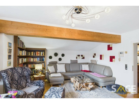 Dachgeschosswohnung kaufen in Radstadt, mit Stellplatz, 126 m² Wohnfläche, 5 Zimmer