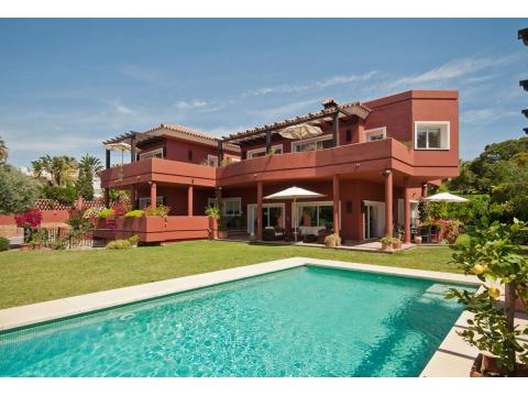 Villa kaufen in Marbella, mit Garage, mit Stellplatz, 1.950 m² Grundstück, 750 m² Wohnfläche, 11 Zimmer