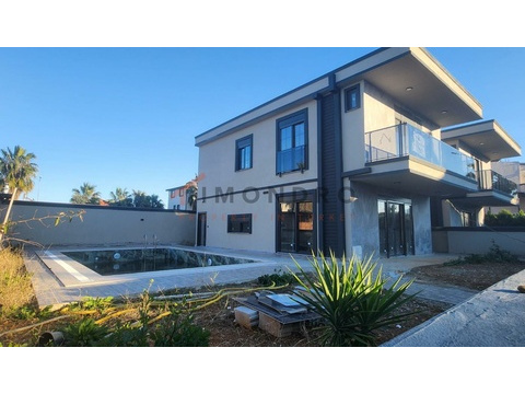 Villa kaufen, mit Stellplatz, 350 m² Grundstück, 180 m² Wohnfläche, 5 Zimmer