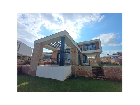 Villa kaufen, mit Stellplatz, 650 m² Grundstück, 157 m² Wohnfläche, 4 Zimmer