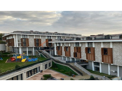 Wohnung kaufen in Istanbul, mit Stellplatz, 170 m² Wohnfläche, 4 Zimmer