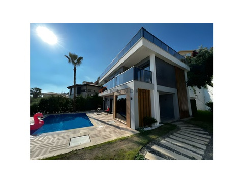 Villa kaufen in Kargıcak, mit Stellplatz, 300 m² Wohnfläche, 4 Zimmer