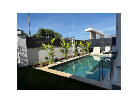 Villa kaufen, mit Stellplatz, 258 m² Wohnfläche, 5 Zimmer