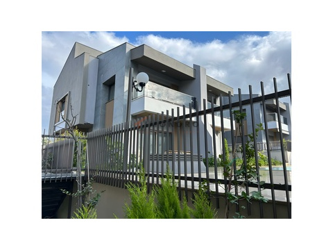 Wohnung kaufen, mit Stellplatz, 280 m² Wohnfläche, 6 Zimmer