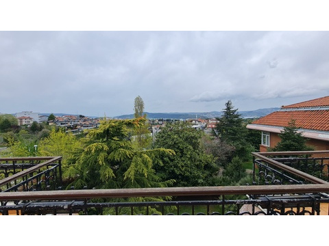 Villa kaufen, mit Garage, 1.000 m² Wohnfläche, 10 Zimmer