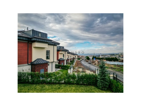 Villa kaufen in Istanbul Beylikdüzü, mit Stellplatz, 580 m² Grundstück, 360 m² Wohnfläche, 9 Zimmer