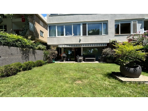 Wohnung kaufen, mit Stellplatz, 245 m² Wohnfläche, 5 Zimmer