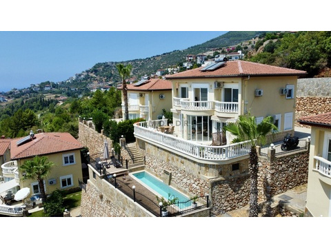 Villa kaufen in Tepe, mit Stellplatz, 250 m² Wohnfläche, 6 Zimmer