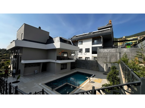 Wohnung kaufen in Alanya, mit Stellplatz, 140 m² Wohnfläche, 4 Zimmer