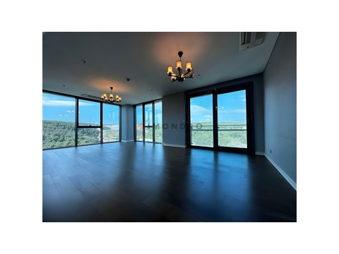 Wohnung kaufen, mit Stellplatz, 213 m² Wohnfläche, 5 Zimmer