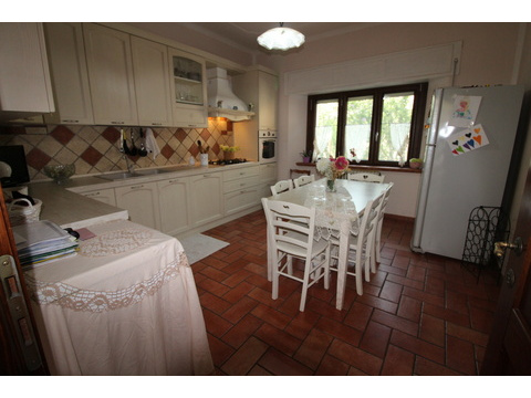 Etagenwohnung kaufen in Grosseto, 5 Zimmer