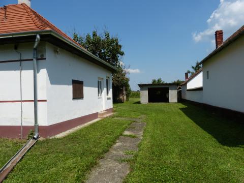 Gästehaus mit Garage