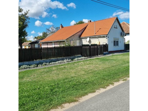 Einfamilienhaus kaufen in Mesztegnyő, 2.286 m² Grundstück, 3 Zimmer