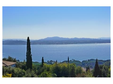Villa kaufen in Grimaud, 2.600 m² Grundstück, 580 m² Wohnfläche, 7 Zimmer