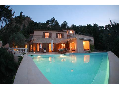 Villa kaufen in Théoule-sur-Mer, 2.600 m² Grundstück, 300 m² Wohnfläche, 6 Zimmer