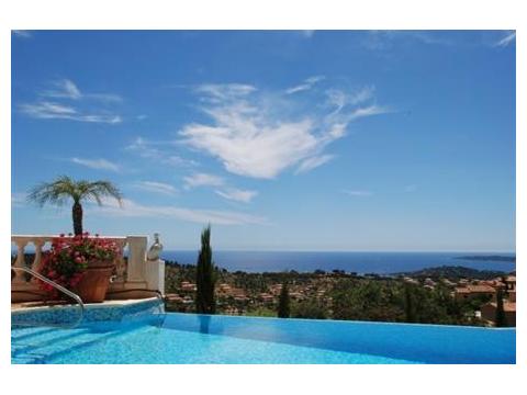 Villa kaufen in Sainte-Maxime, 1.325 m² Grundstück, 210 m² Wohnfläche, 6 Zimmer
