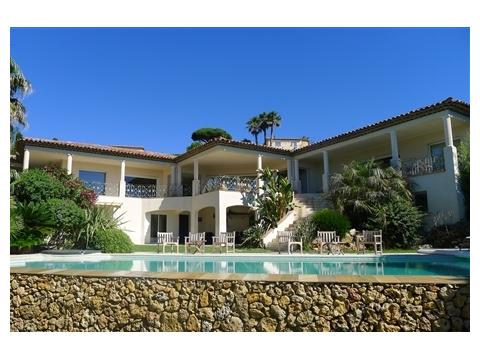 Villa kaufen in Sainte-Maxime, 3.000 m² Grundstück, 360 m² Wohnfläche, 7 Zimmer
