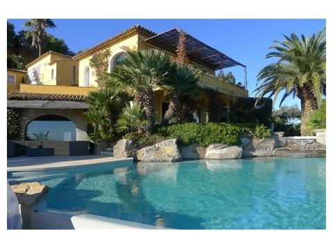 Villa kaufen in Sainte-Maxime, 2.650 m² Grundstück, 400 m² Wohnfläche, 7 Zimmer