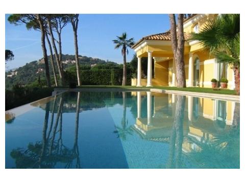 Villa kaufen in Sainte-Maxime, 2.500 m² Grundstück, 350 m² Wohnfläche, 7 Zimmer