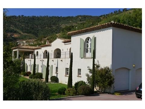 Villa kaufen in Grimaud, 3.800 m² Grundstück, 360 m² Wohnfläche, 7 Zimmer