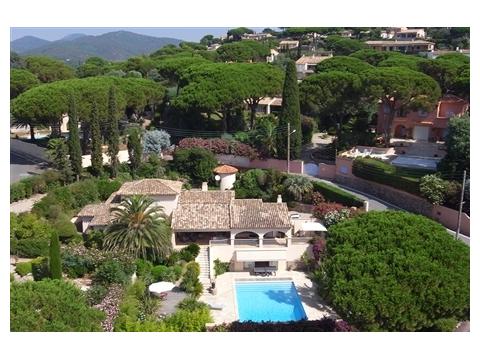 Villa kaufen in Sainte-Maxime, 1.650 m² Grundstück, 200 m² Wohnfläche, 6 Zimmer
