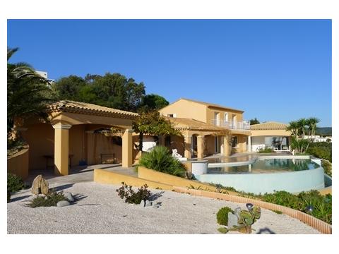 Villa kaufen in Sainte-Maxime, 2.200 m² Grundstück, 210 m² Wohnfläche, 6 Zimmer