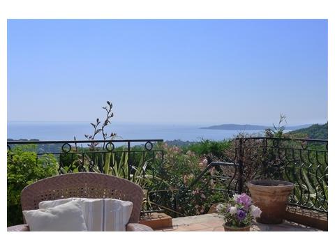 Villa kaufen in Sainte-Maxime, 1.500 m² Grundstück, 290 m² Wohnfläche, 7 Zimmer
